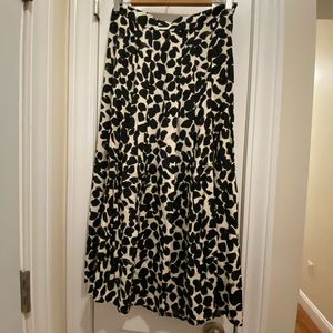 Black &white printed skirt, H&M never worn.